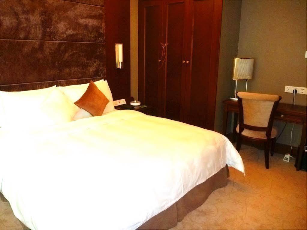 Shenzhen Hengfeng Haiyue International Hotel Екстер'єр фото